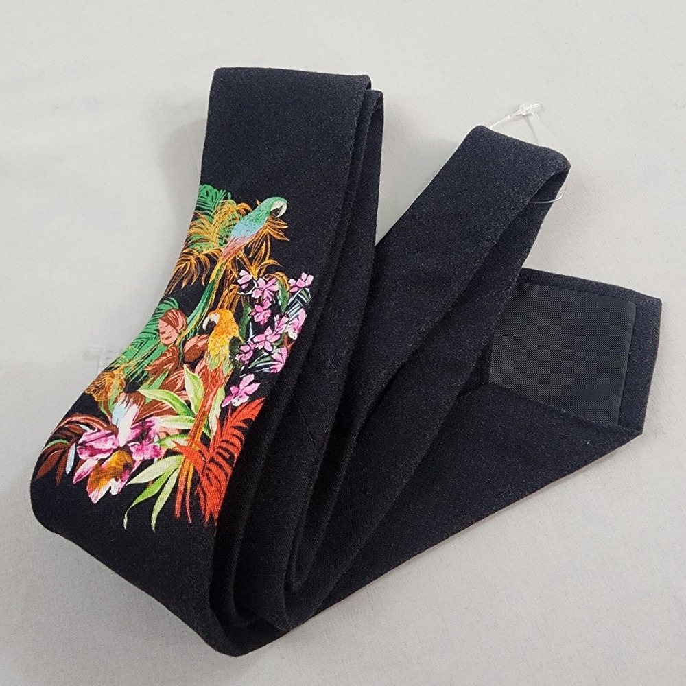 Express Mens Black Floral Parrot Tropical Viscose Skinny Dress Tie 36546718 NEW